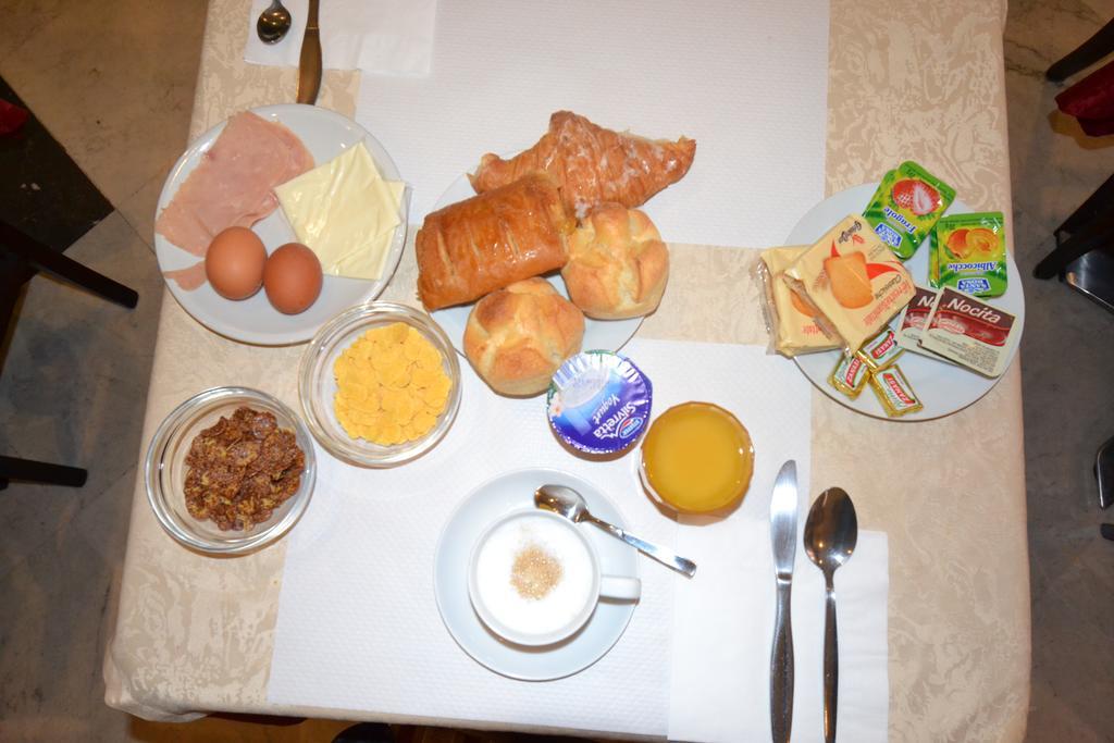 Hotel Ferrarese Rome