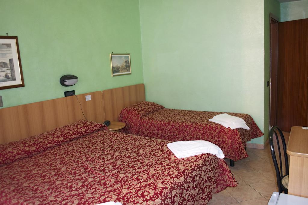 Hotel Ferrarese Rom